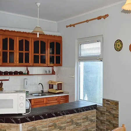 Three-bedroom Holiday In Krapets