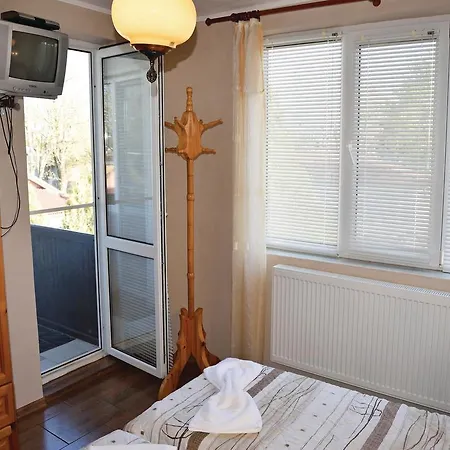 בית נופש Three-bedroom Holiday In Krapets *
