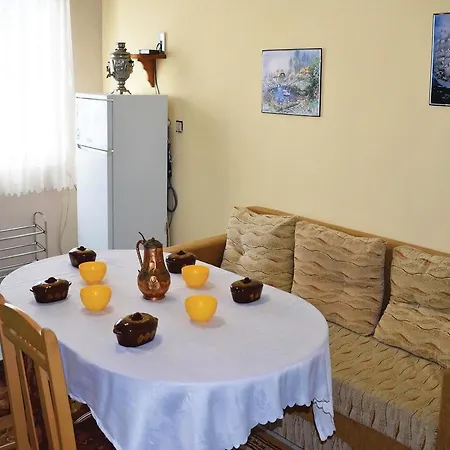 Three-bedroom Holiday In Krapets * קראפץ