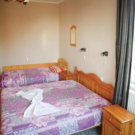 Three-bedroom Holiday In Krapets *