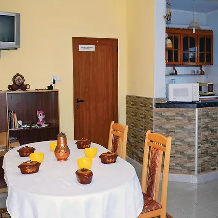 בית נופש Three-bedroom Holiday In Krapets קראפץ