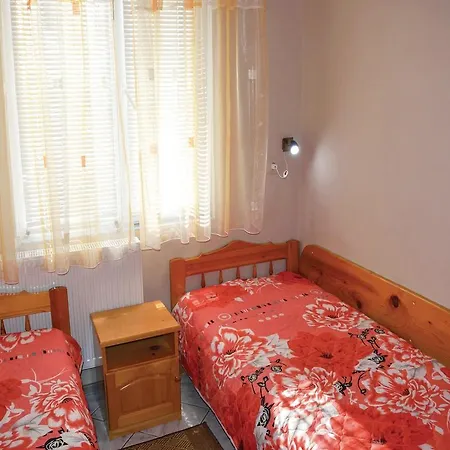 בית נופש Three-bedroom Holiday In Krapets