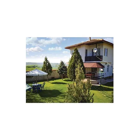בית נופש Three-bedroom Holiday In Krapets